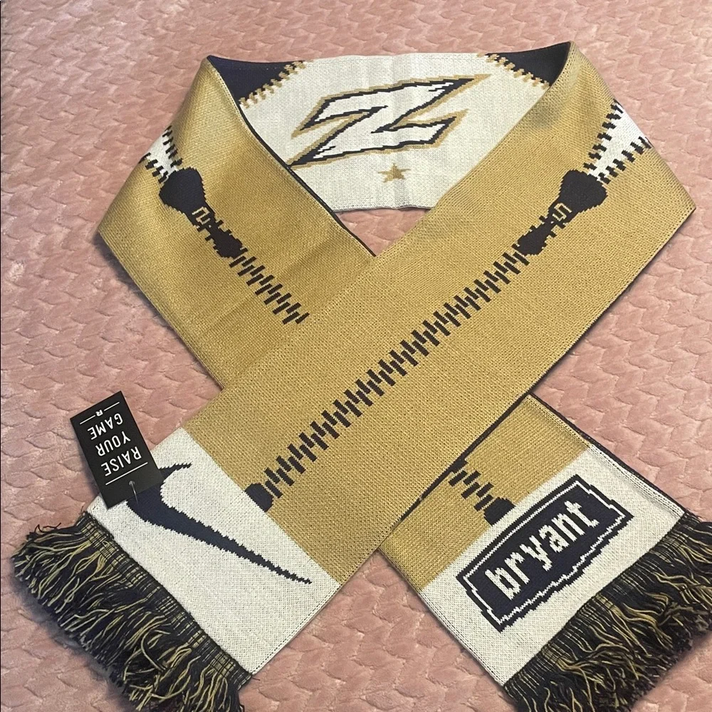🌸NWT Akron Zips Soccer Scarf - OSFM